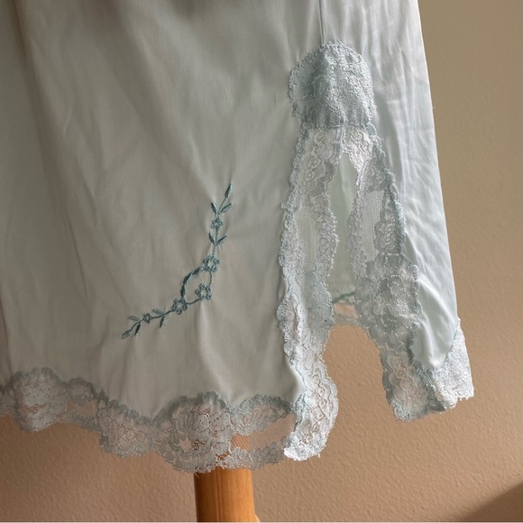 Vintage Kayser pastel blue lace slip skirt - Picture 8 of 15